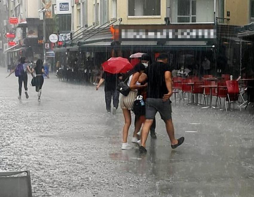 Kuvvetli yağış geliyor! Meteoroloji saat verip, sel felaketi uyarısı yaptı: 20 il için sarı kodlu alarm