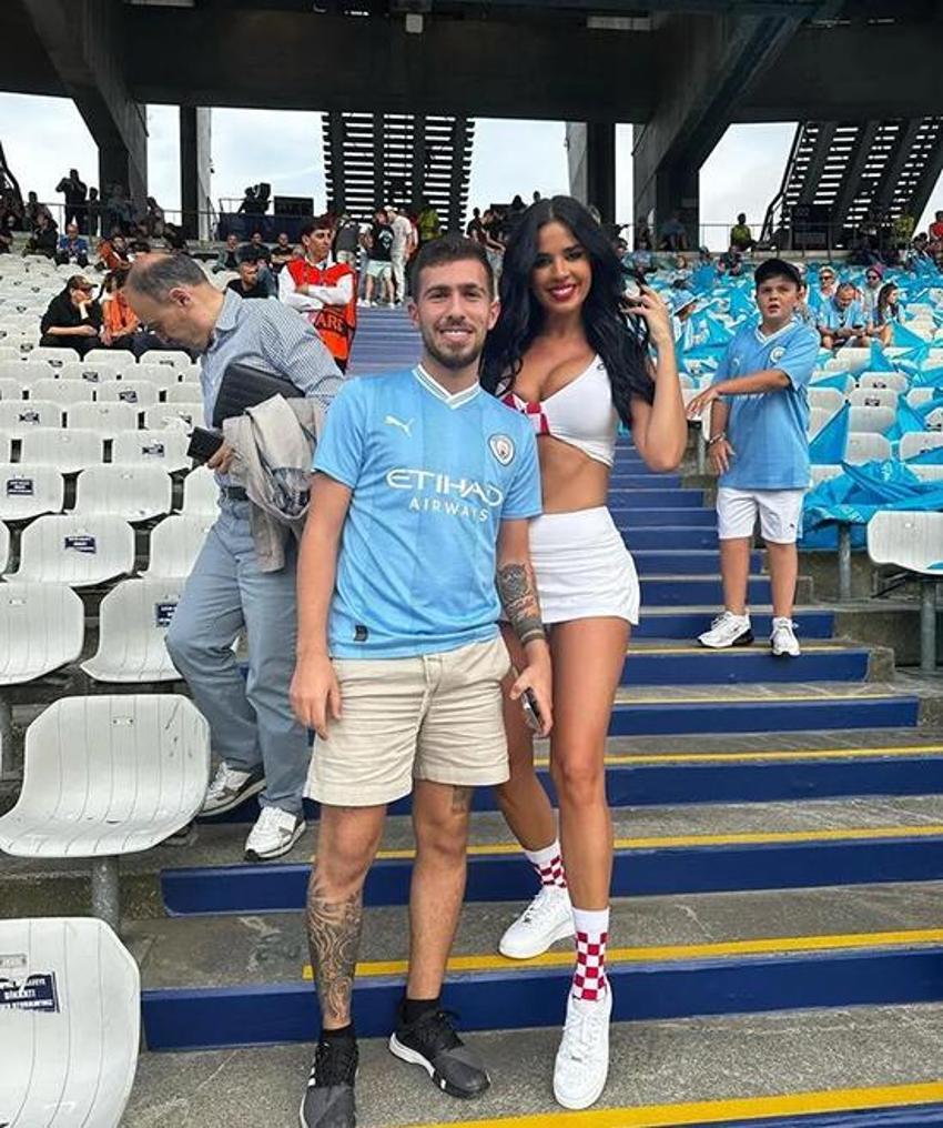 Model Ivana Knoll, Şampiyonlar Ligi finalini tribünden izledi!