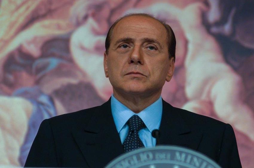İtalya eski başbakanı Silvio Berlusconi hayatını kaybetti!