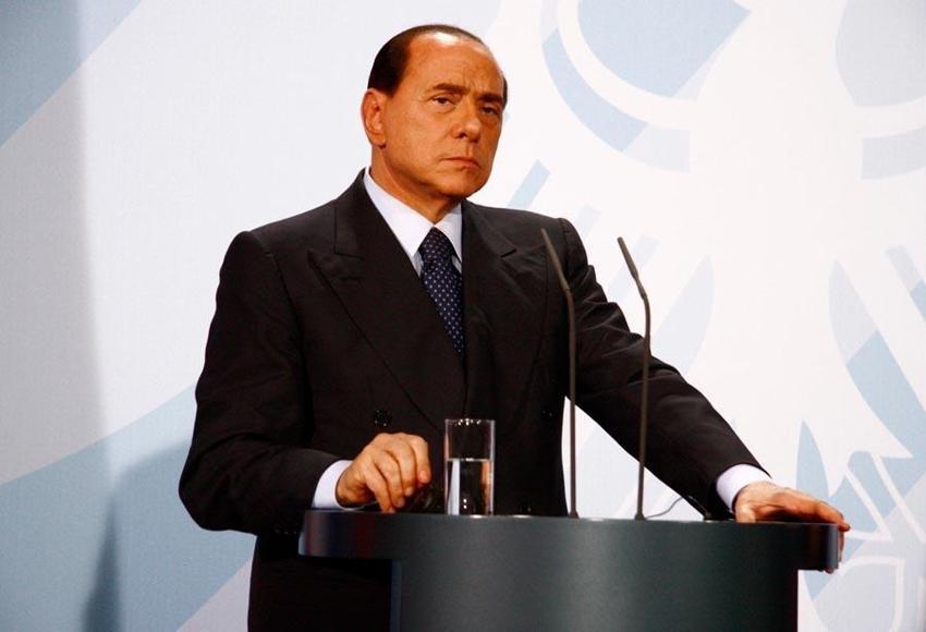 İtalya eski başbakanı Silvio Berlusconi hayatını kaybetti!