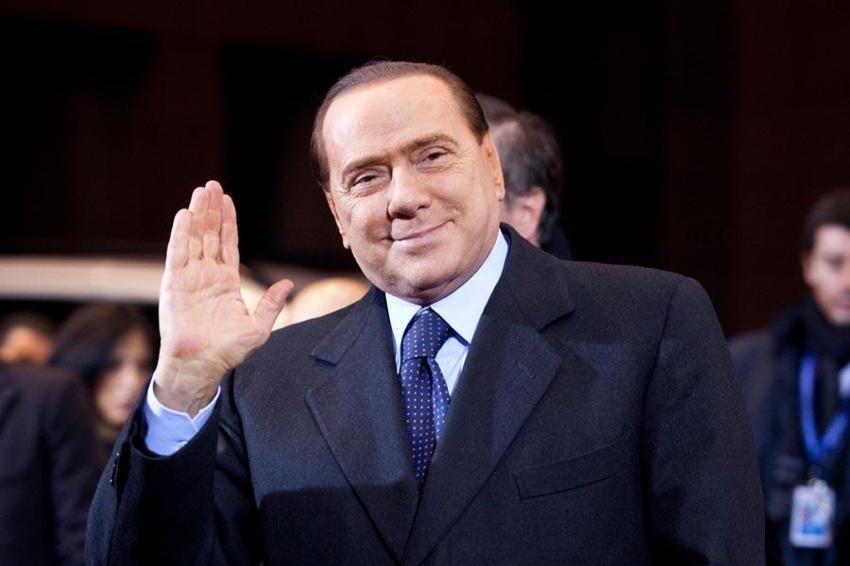 İtalya eski başbakanı Silvio Berlusconi hayatını kaybetti!