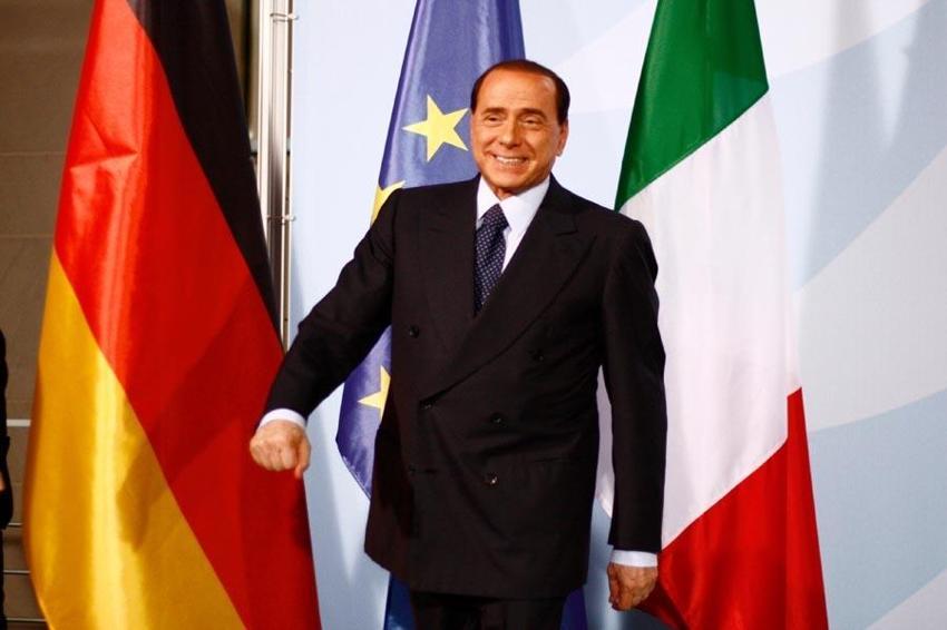 İtalya eski başbakanı Silvio Berlusconi hayatını kaybetti!