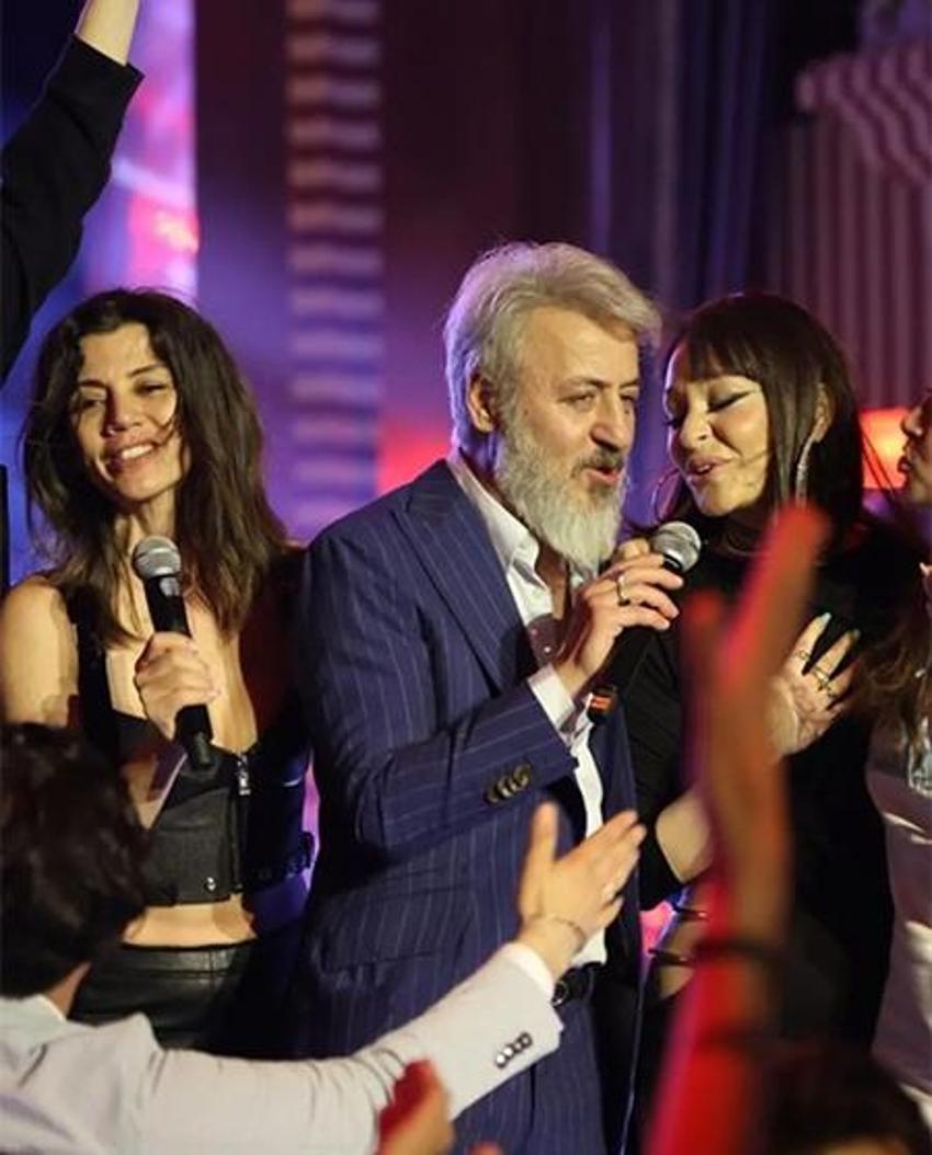 Camdaki Kız'ın Laz Kızı Ömer'in kutlamasında sahneye çıktı!