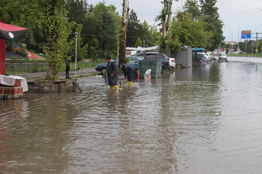 Meteoroloji son dakika sel ve sağanak yağmur uyarısı! İller belli oldu: İstanbul, Ankara, İzmir