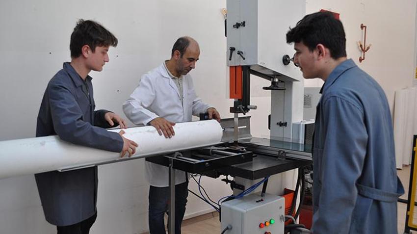 Öğrencilerin gelir kaynağı oldu: 'Başka bir yerde gördüğümüzde mutlu oluyoruz”
