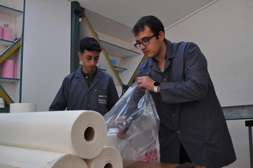 Öğrencilerin gelir kaynağı oldu: 'Başka bir yerde gördüğümüzde mutlu oluyoruz”