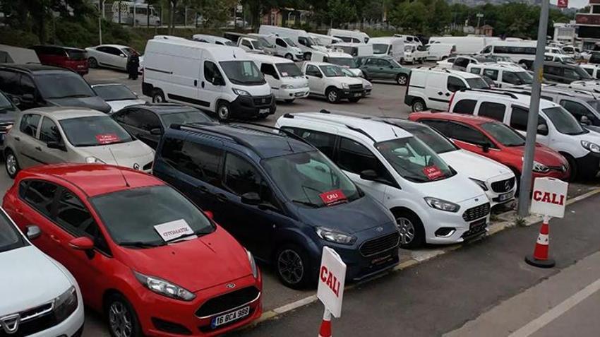 Araba almak isteyenlere 'bayramı beklemeyin' uyarısı: Fiyat artışları devam edecek