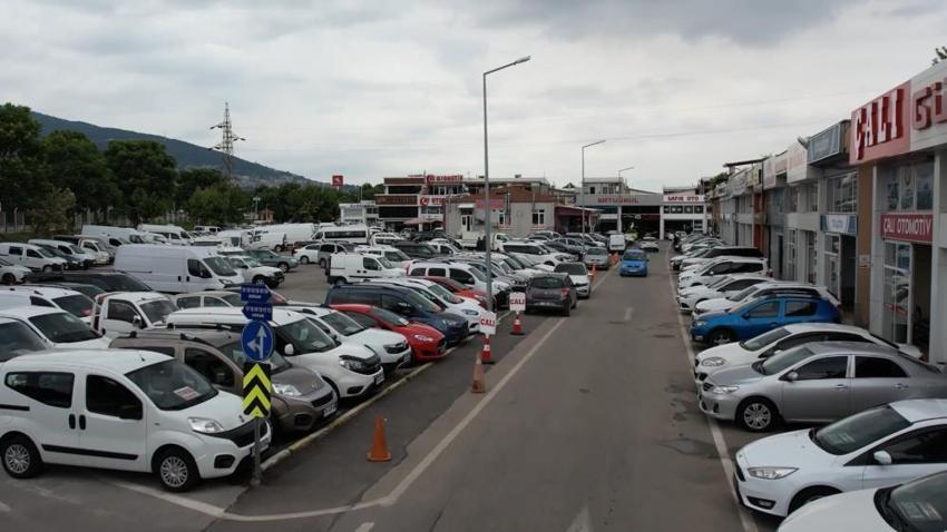 Araba almak isteyenlere 'bayramı beklemeyin' uyarısı: Fiyat artışları devam edecek