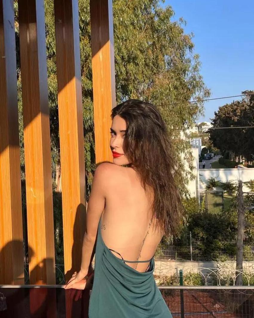 Devrim Özkan bikinisiyle paylaştı sosyal medya sallandı!