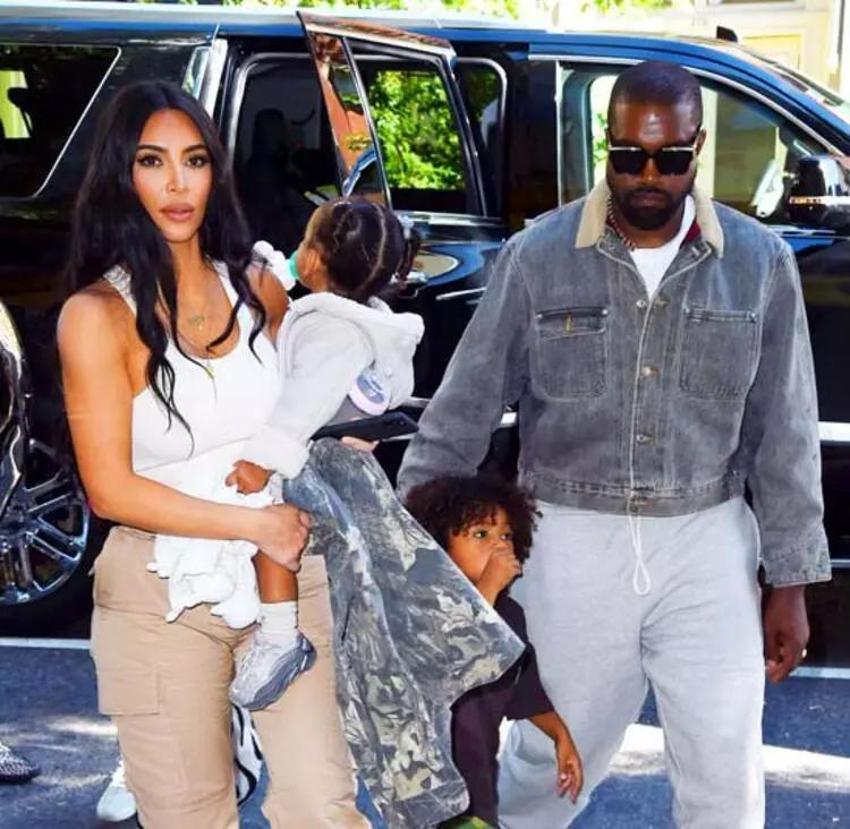 Kim Kardashian pembe bikinili pozlarını paylaştı! "42 yaşında ve hâlâ muhteşem"
