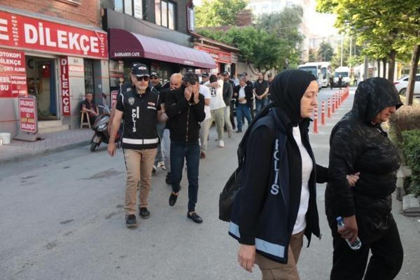 Eskişehir merkezli 3 ilde ikinci el araç sahiplerini dolandıran şüphelilere operasyon: 28 gözaltı