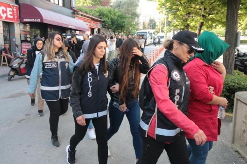 Eskişehir merkezli 3 ilde ikinci el araç sahiplerini dolandıran şüphelilere operasyon: 28 gözaltı