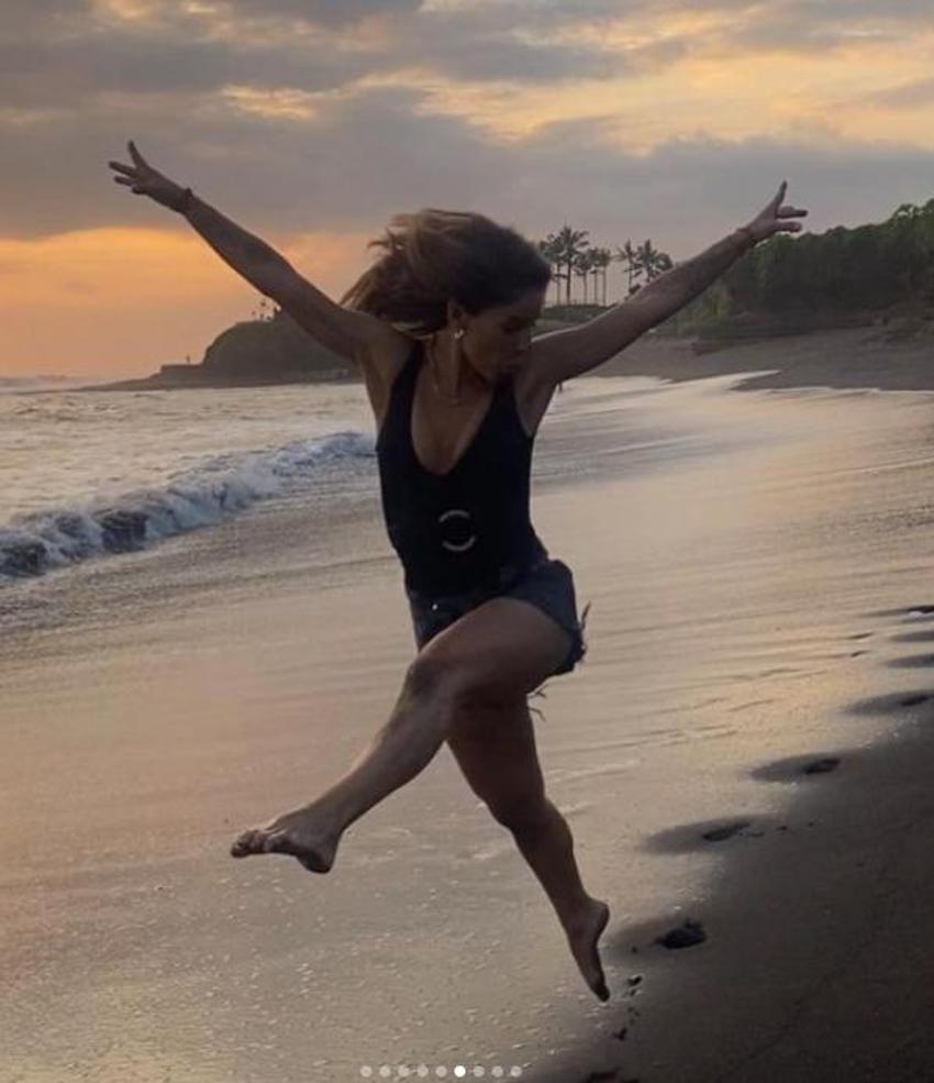Irmak Ünal'dan jimnastik pozları!