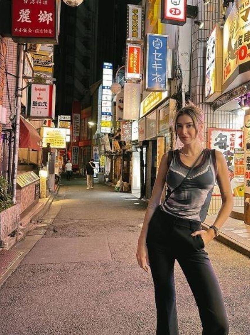 Şeyma Subaşı kural bozdu! Turuncu bikinisiyle paylaştı