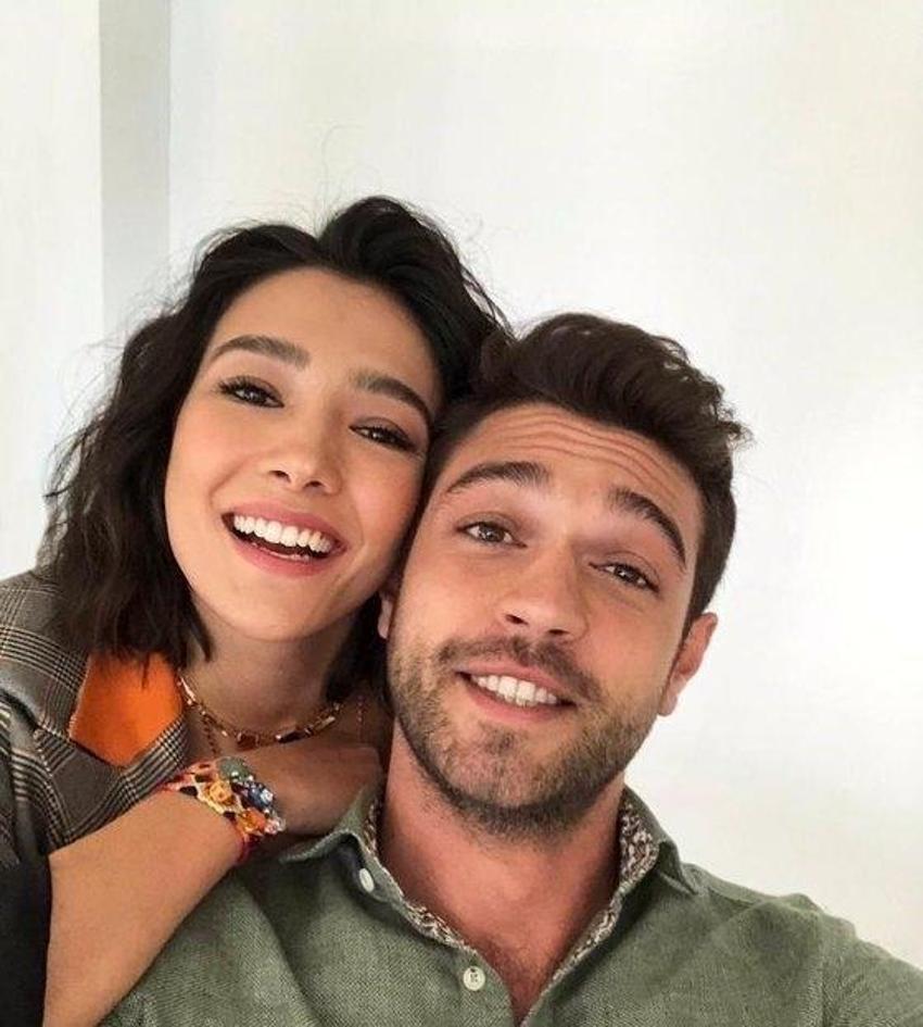 Aybüke Pusat ile Furkan Andıç aşkı belgelendi! Kucağına atladı