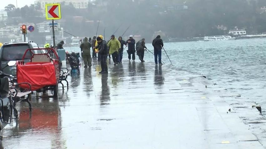Meteoroloji'den il il sarı kodlu uyarı! Sağanak, sel, dolu fena geliyor