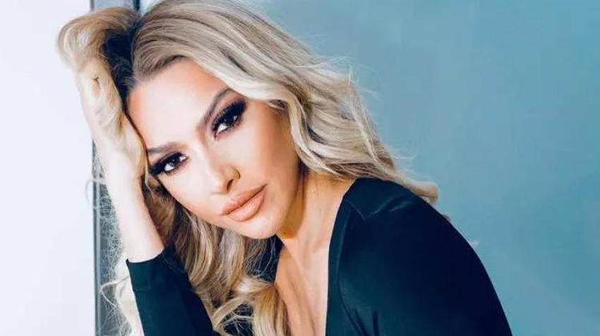 Hadise yine çok iddialı! Konser tarzına beğeni yağdı