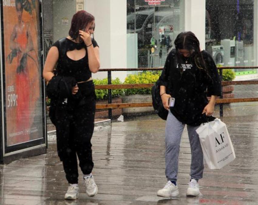 Meteoroloji uyardı! Bayram tatili öncesi sağanak ve sel tehlikesi: İller belli oldu