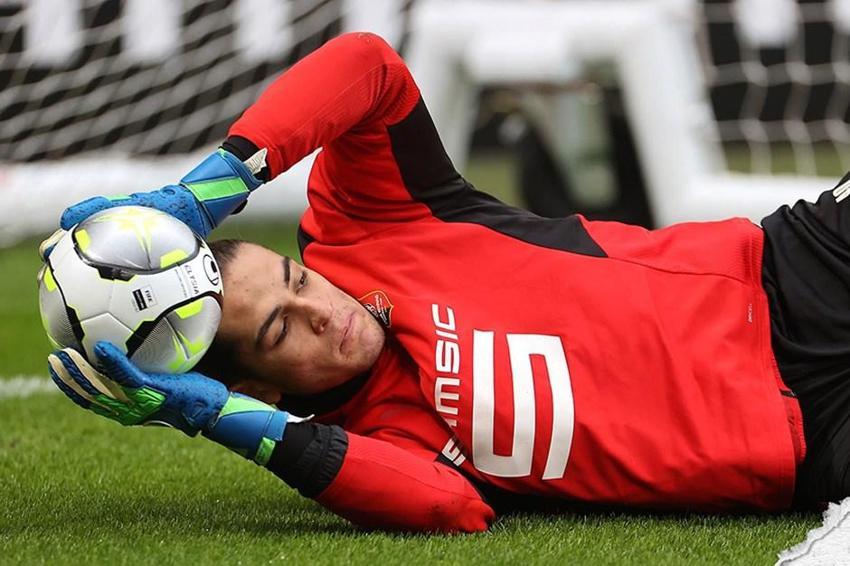 Galatasaray'a Süper Lig'de penaltı kurtaran en genç kaleci geliyor! Anlaşma tamam