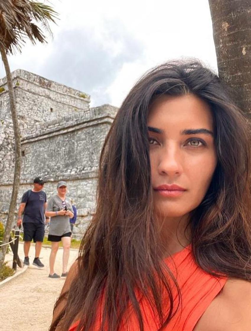 Tuba Büyüküstün gözü yaşlı paylaşımıyla merak uyandırmıştı! Açıklama geldi