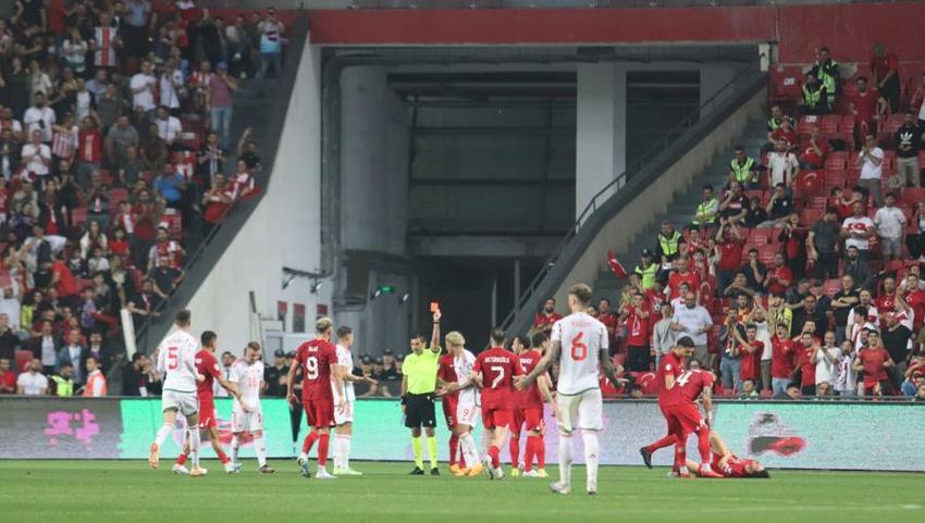 'Milli Takım liderlik unvanını ve kararlılığını dayatıyor rakibine, harika bir şey bu'