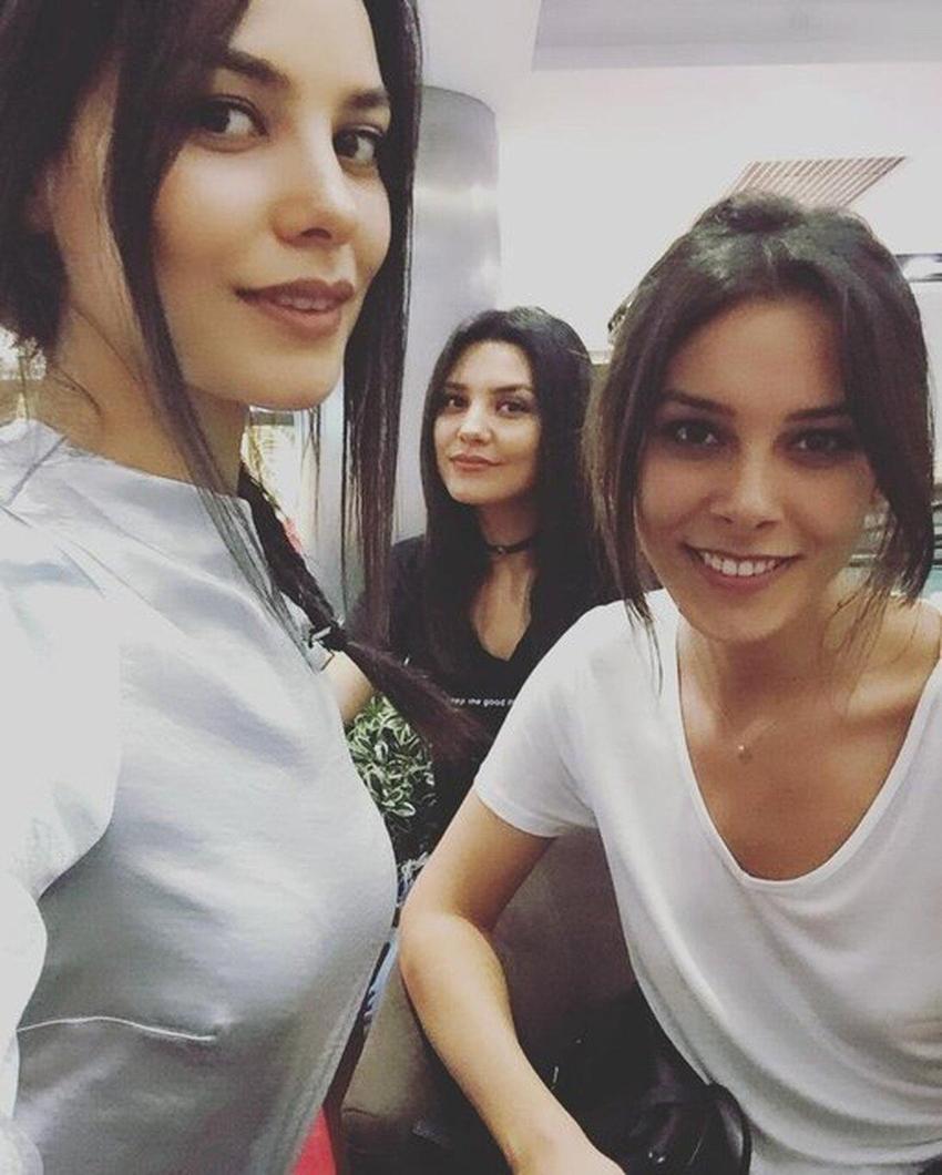 Hazal Filiz Küçükköse’nin ikizi ortaya çıktı!