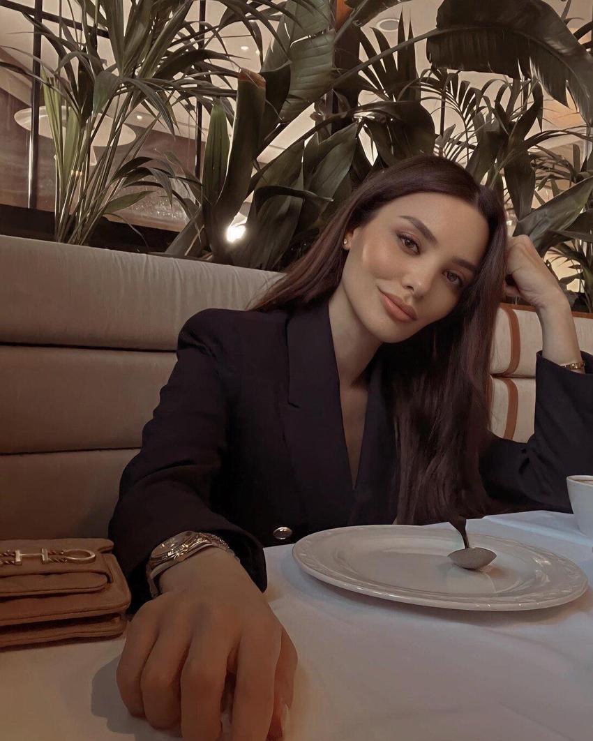 Hazal Filiz Küçükköse’nin ikizi ortaya çıktı!