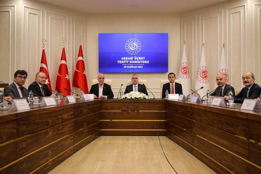 Asgari ücret 11 bin 402 TL'ye yükseldi! Ödemeler de değişecek, işte detaylar