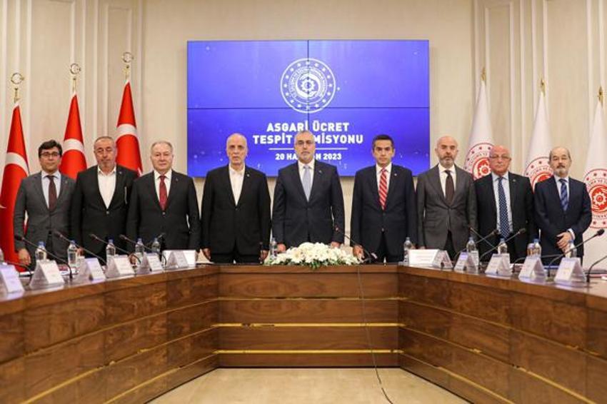 Asgari ücret 11 bin 402 TL'ye yükseldi! Ödemeler de değişecek, işte detaylar