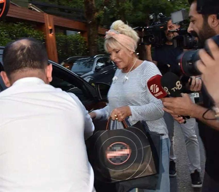 Ajda Pekkan: Köpeğime mama aldım