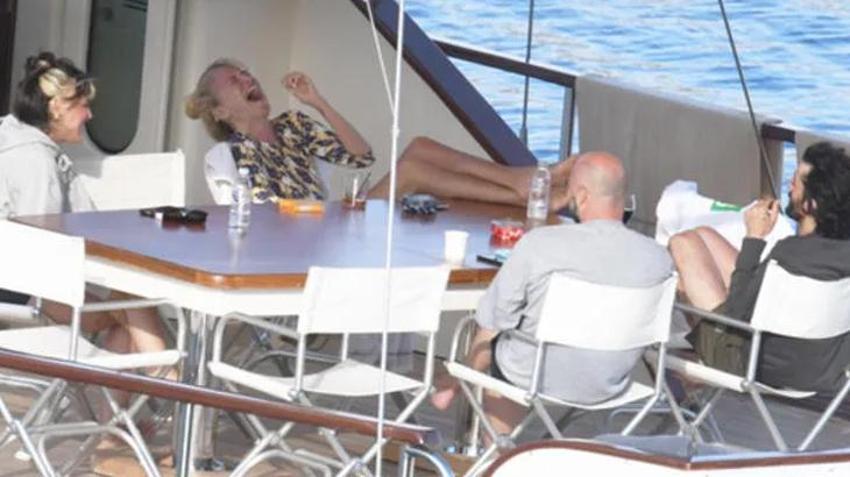 Burcu Esmersoy'un korkutan talihsizliği! Kendini bir anda suya attı