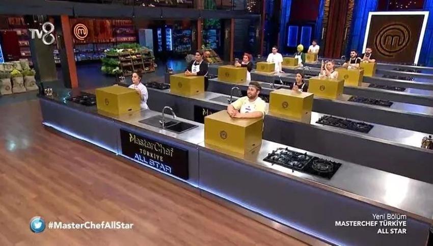 Mehmet Şef bile şaşırdı kaldı! MasterChef 2023'te böylesi ilk kez oldu, yarışmacıların ağzı açık kaldı!