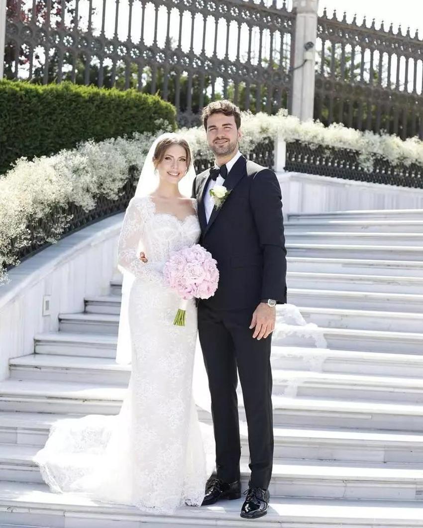 Eda Ece - Buğrahan Tuncer çiftinden güzel haber! Bebek geliyor