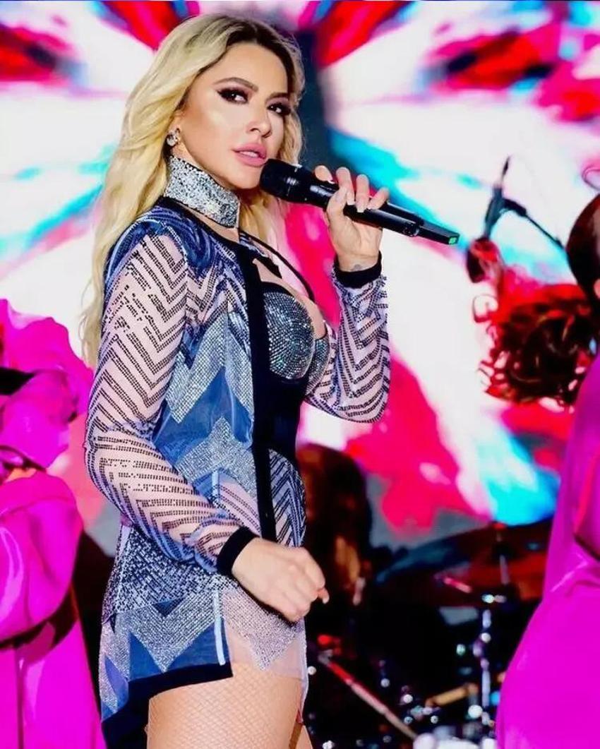 Hadise'den sürpriz konser!