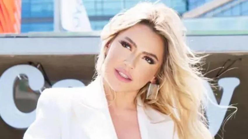 Hadise'den sürpriz konser!