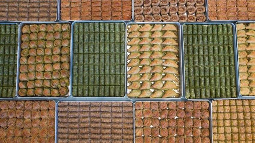 En ucuz cevizli baklava 250, fıstıklı baklava ise 400 liradan tezgahta