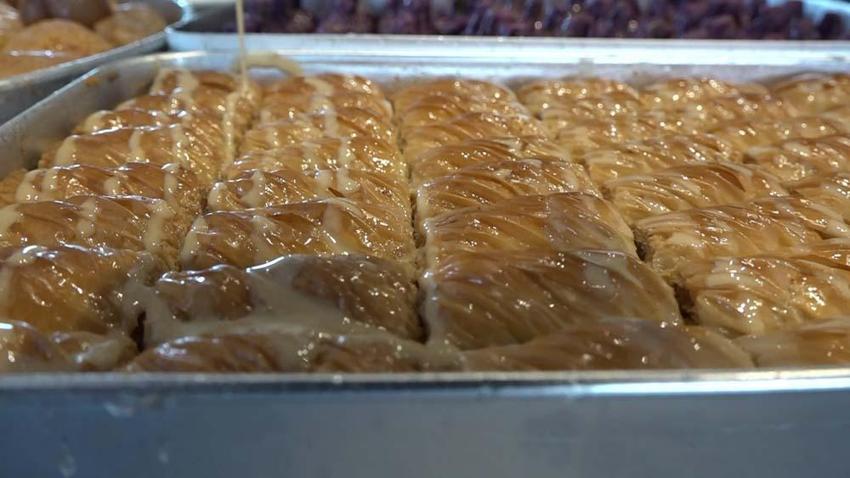 En ucuz cevizli baklava 250, fıstıklı baklava ise 400 liradan tezgahta