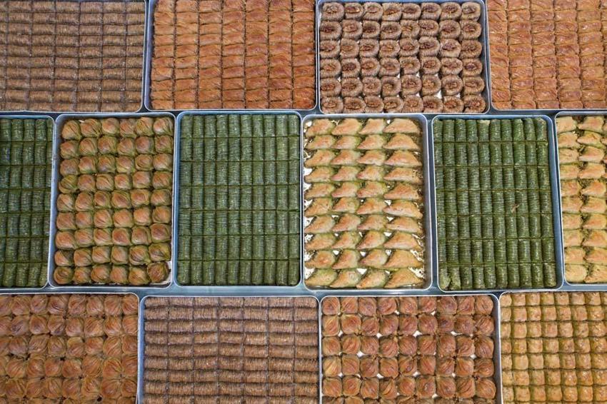 En ucuz cevizli baklava 250, fıstıklı baklava ise 400 liradan tezgahta