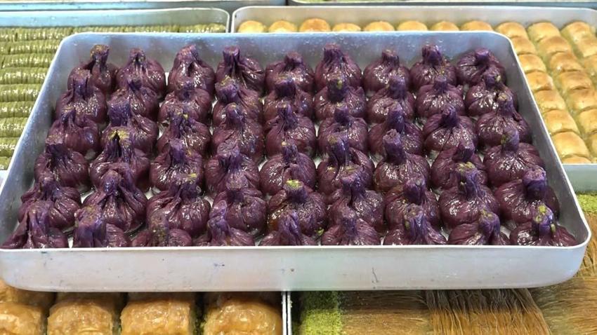 En ucuz cevizli baklava 250, fıstıklı baklava ise 400 liradan tezgahta
