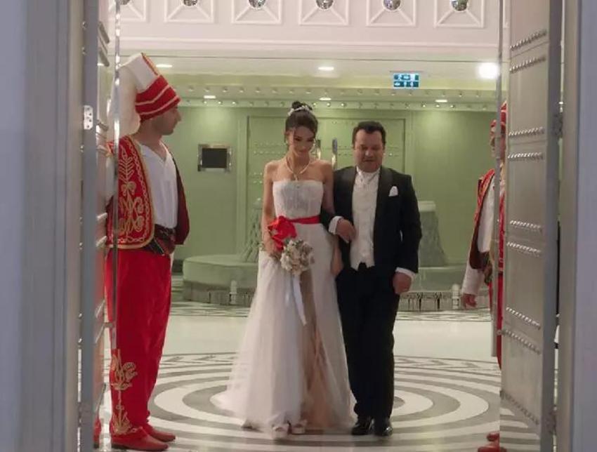 'Sahte gelin' Leyla seyircinin kalbini çalacak!