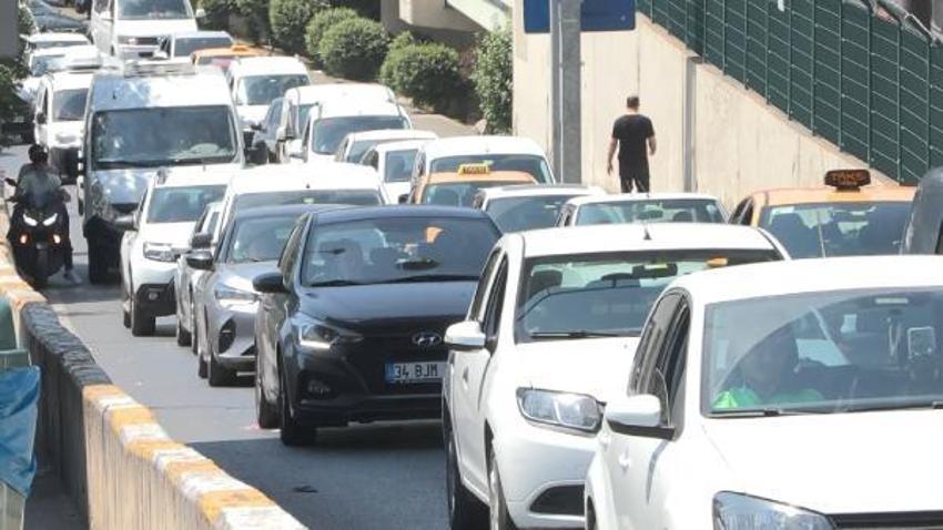 Otogarda bayram tatili yoğunluğu sürüyor 
