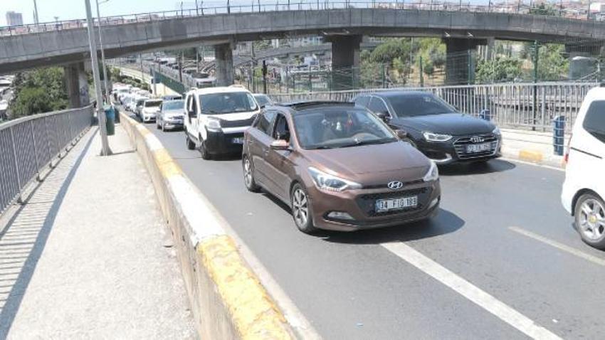 Otogarda bayram tatili yoğunluğu sürüyor 
