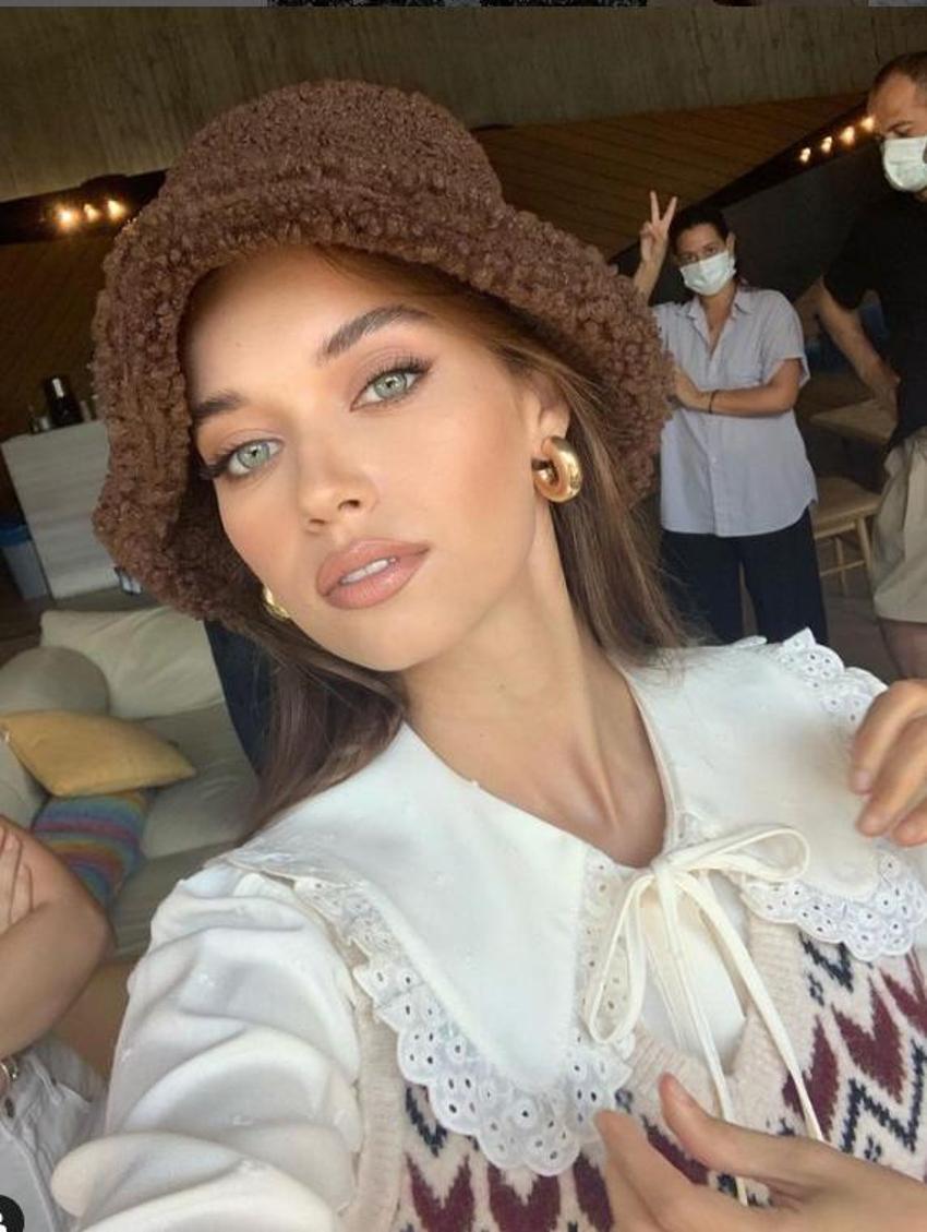 Afra Saraçoğlu makyajsız halini paylaştı, yorum yağdı!