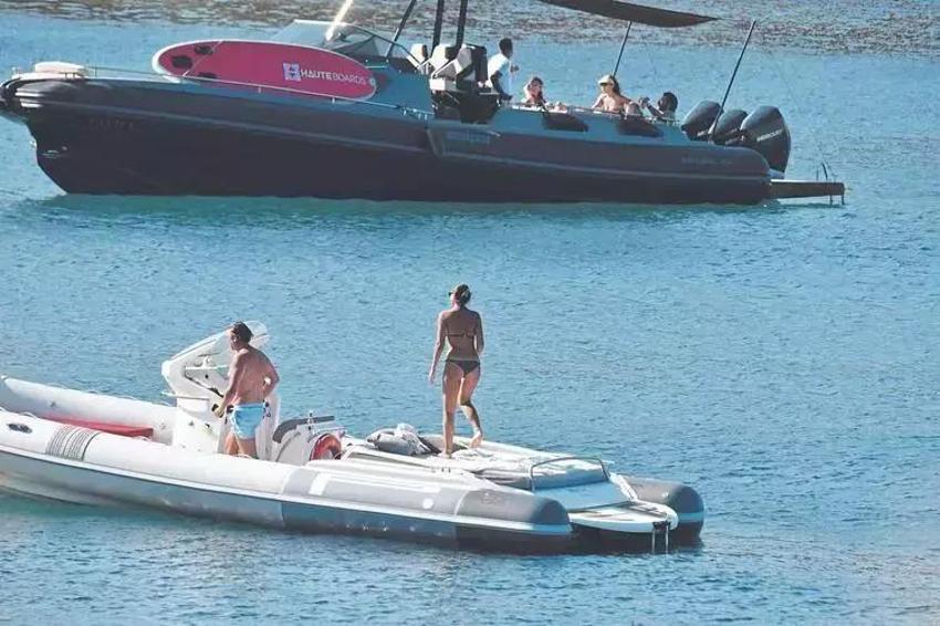 Tuvana Türkay tatil pozlarıyla sosyal medyayı salladı!