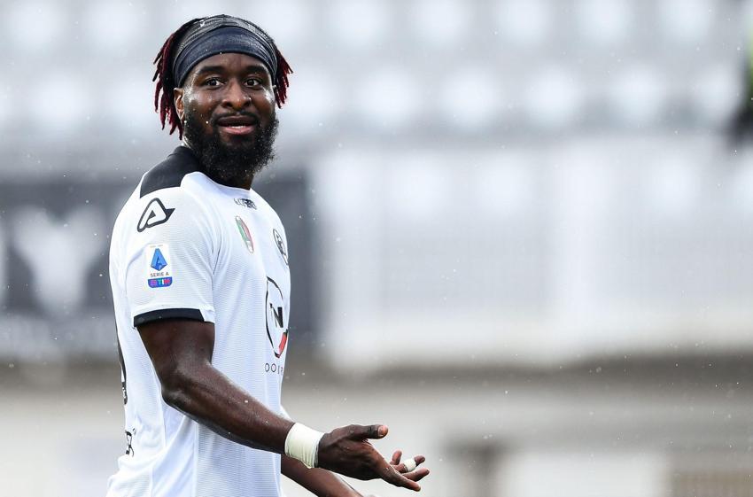 Okan Buruk'un forvet sorununu Yusuf Yazıcı çözdü! 'Hiç düşünme Galatasaray'a imza at'
