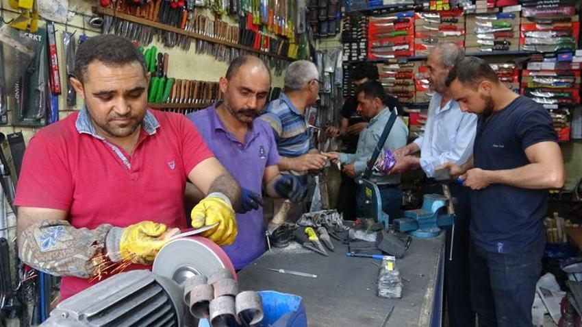 Bıçak bileme ustalarının yorucu bayram mesaisi