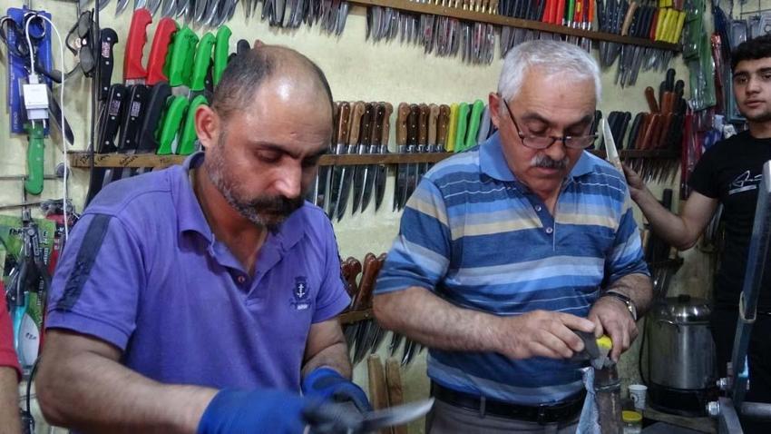 Bıçak bileme ustalarının yorucu bayram mesaisi