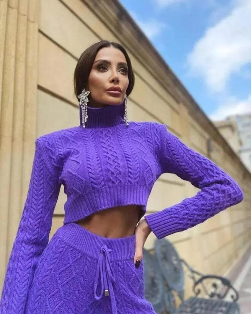 Özge Ulusoy plajda şov yaptı!