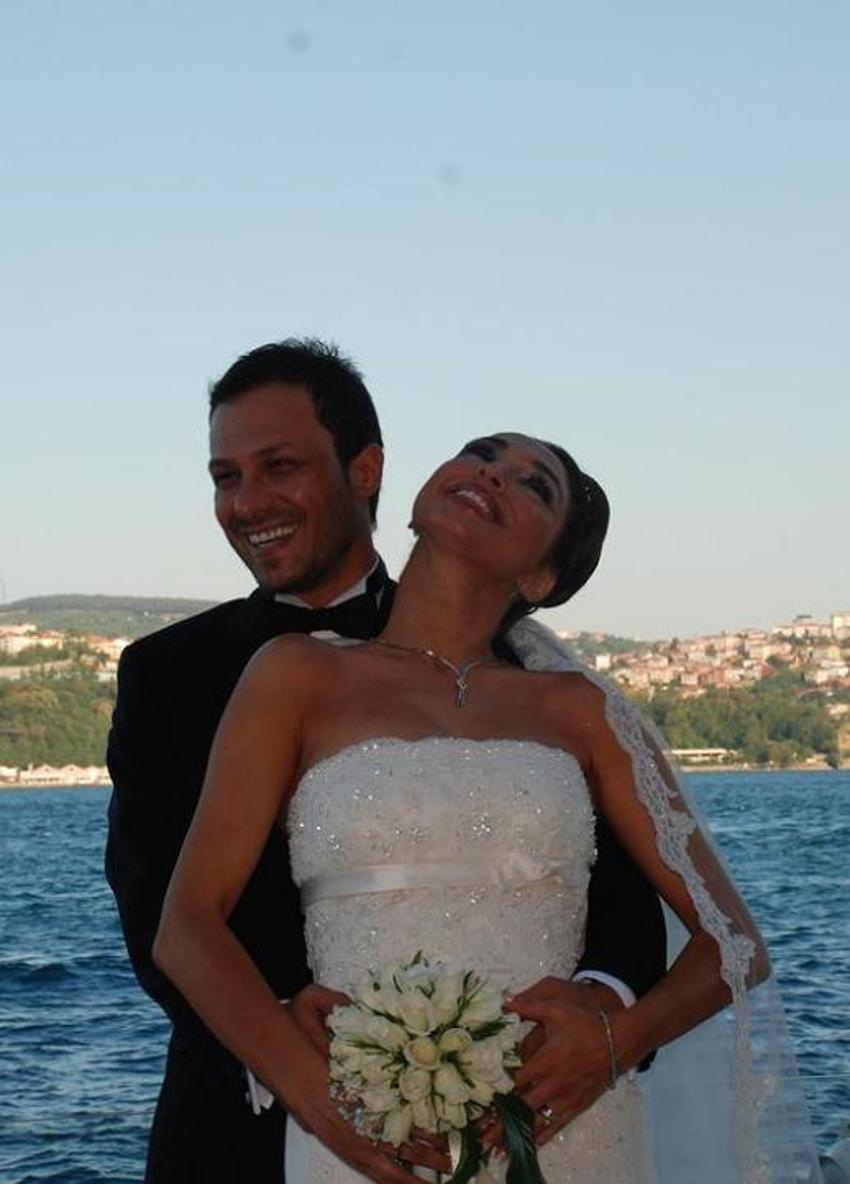 Zuhal Topal'dan aşk dolu kareler!