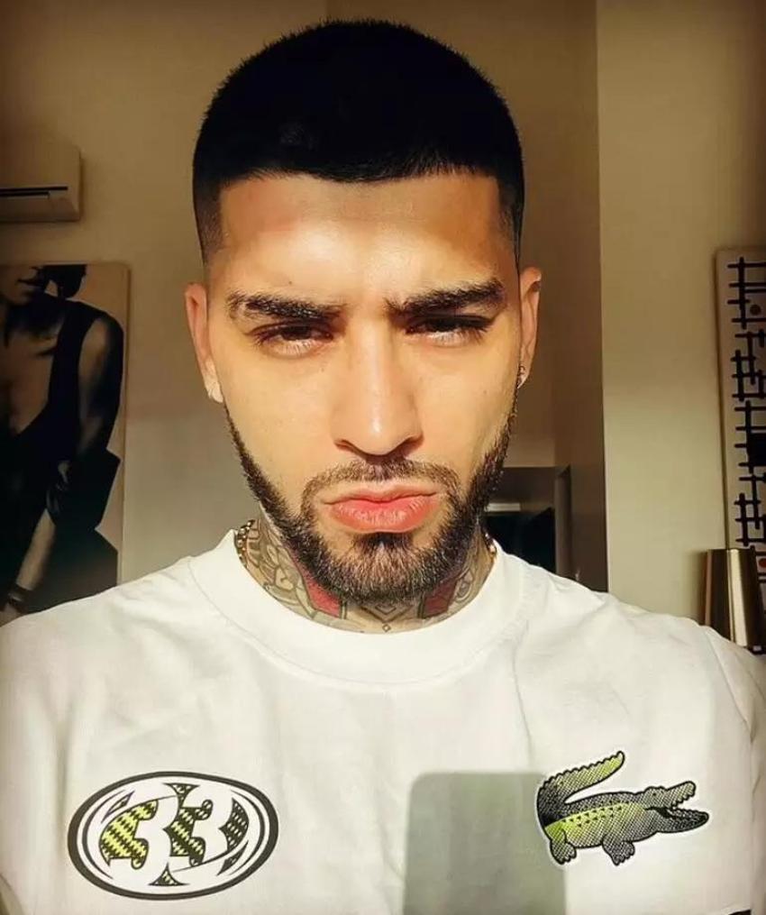 Selena Gomez'den flaş hamle! Zayn Malik’i sildi